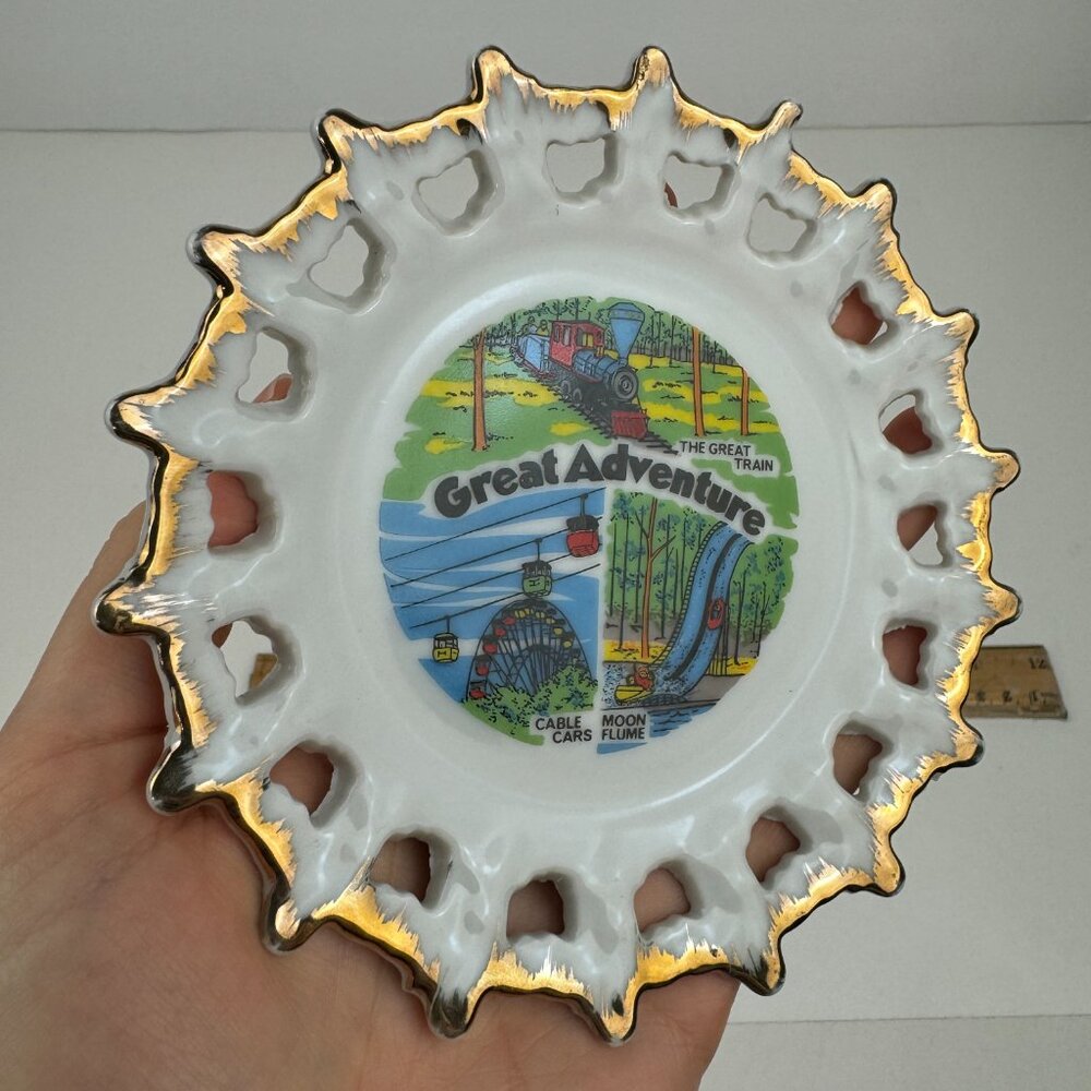 Vtg Great Adventure Train Cable Cars Moon Flume Theme Park Souvenir Plate Gold